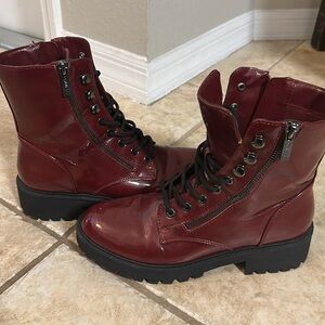 Guess women’s red patent leather combat boot size 8 great condition